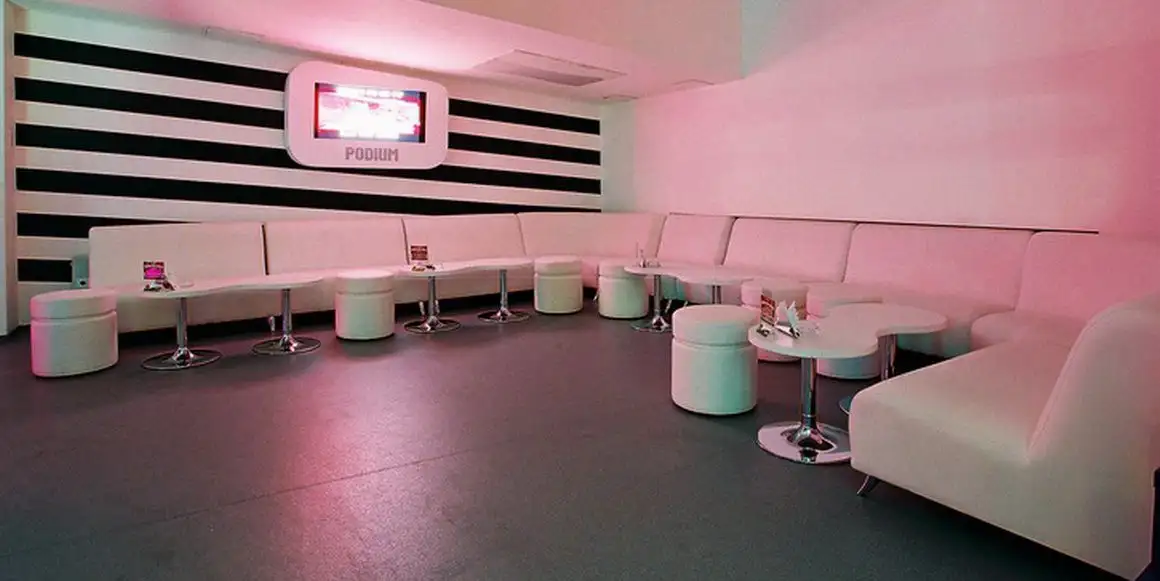 Диваны для клуба «Podium»