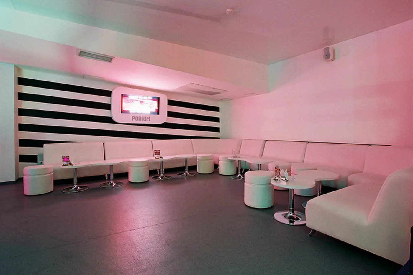 Диваны для клуба «Podium»