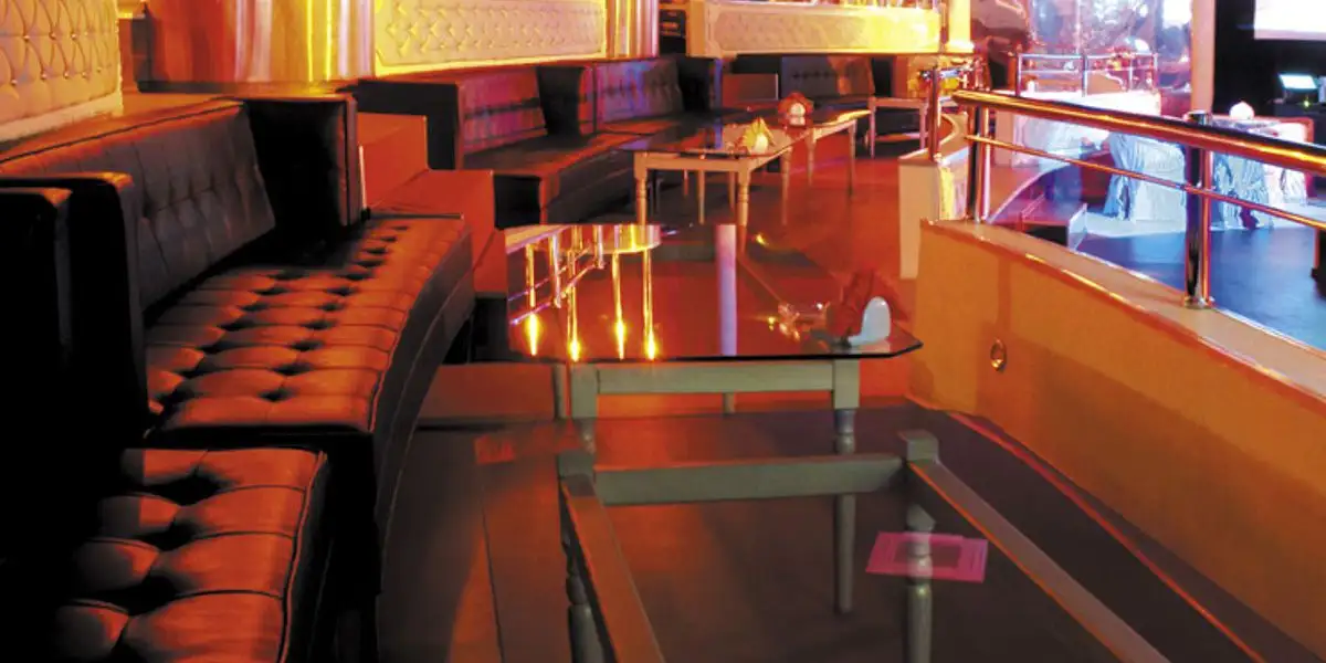 Мягкая мебель для клуба «Нирвана»