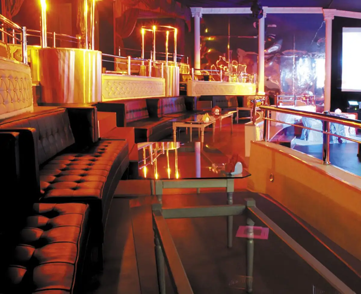 Мягкая мебель для клуба «Нирвана»