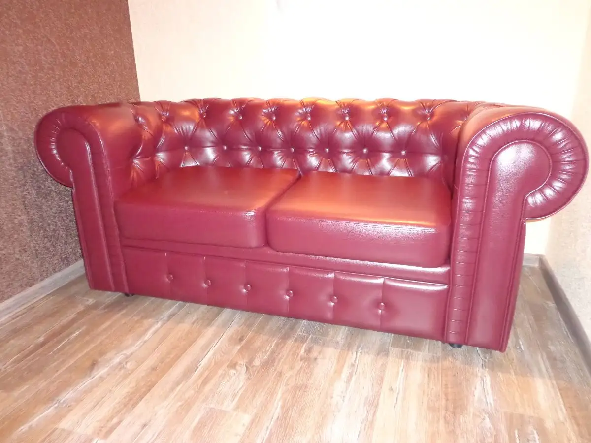 Мягкая мебель в хостел «Amigos»