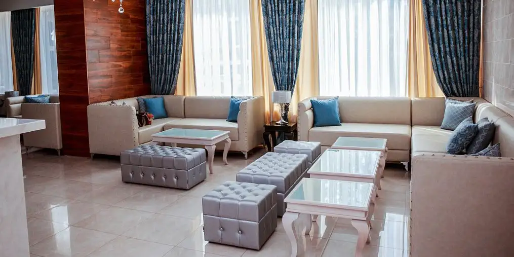 Мягкая мебель для отеля «Снежная сова»