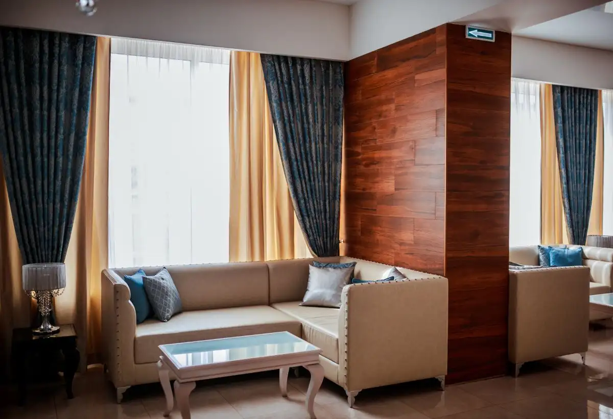 Мягкая мебель для отеля «Снежная сова»