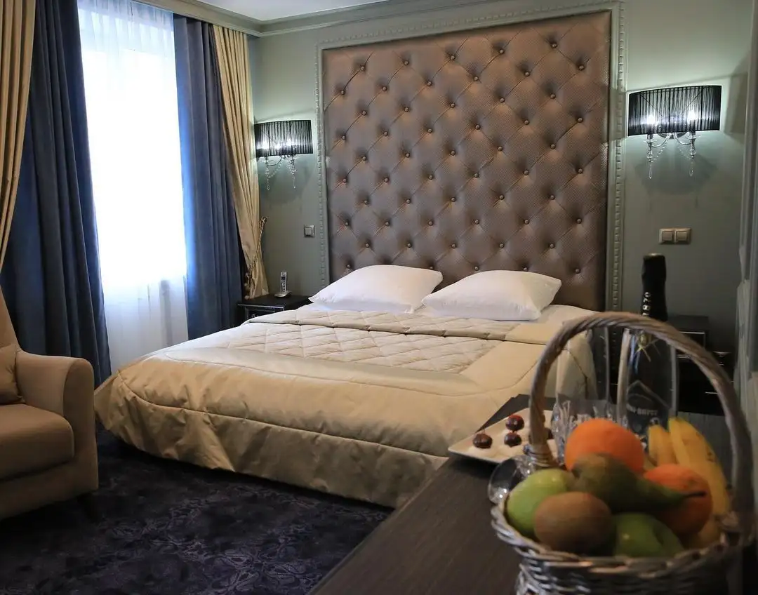 Мягкая мебель для отеля «Снежная сова»