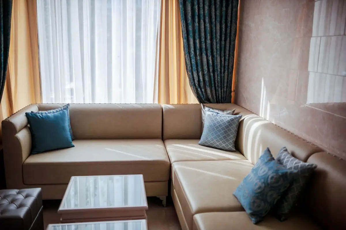 Мягкая мебель для отеля «Снежная сова»