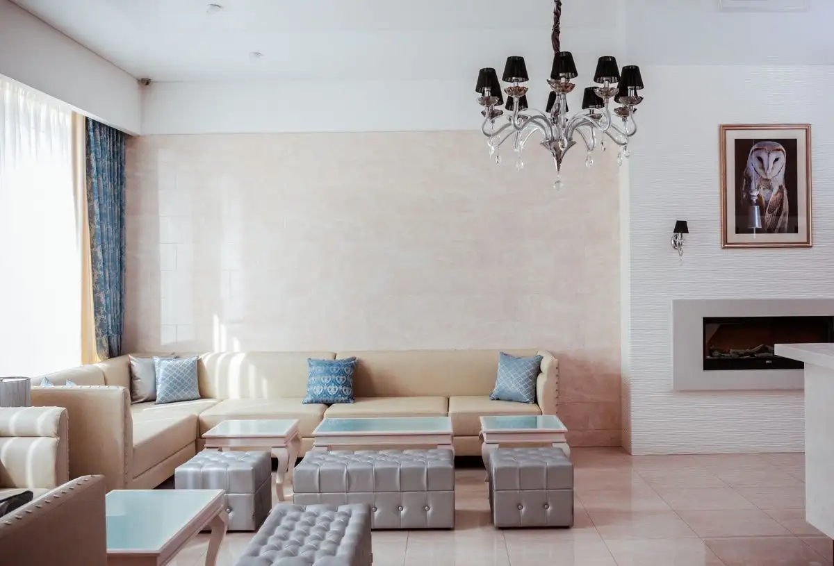 Мягкая мебель для отеля «Снежная сова»