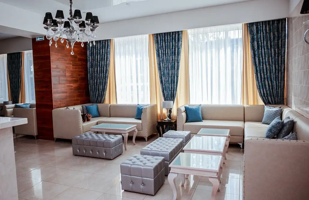 Мягкая мебель для отеля «Снежная сова»