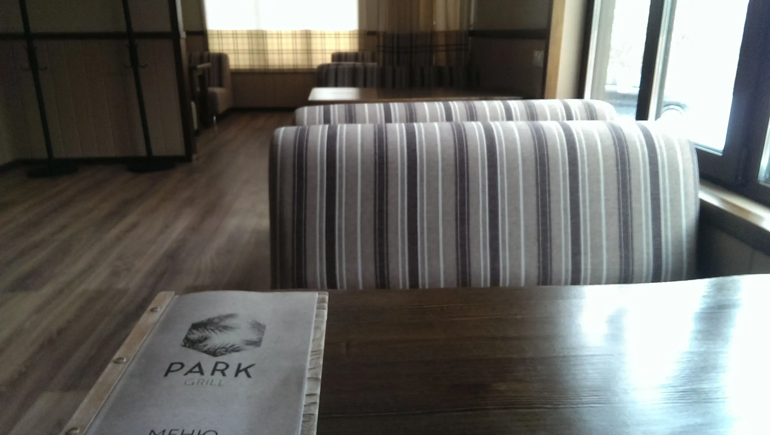 Мягкие элементы и диваны для ресторана «Парк гриль»