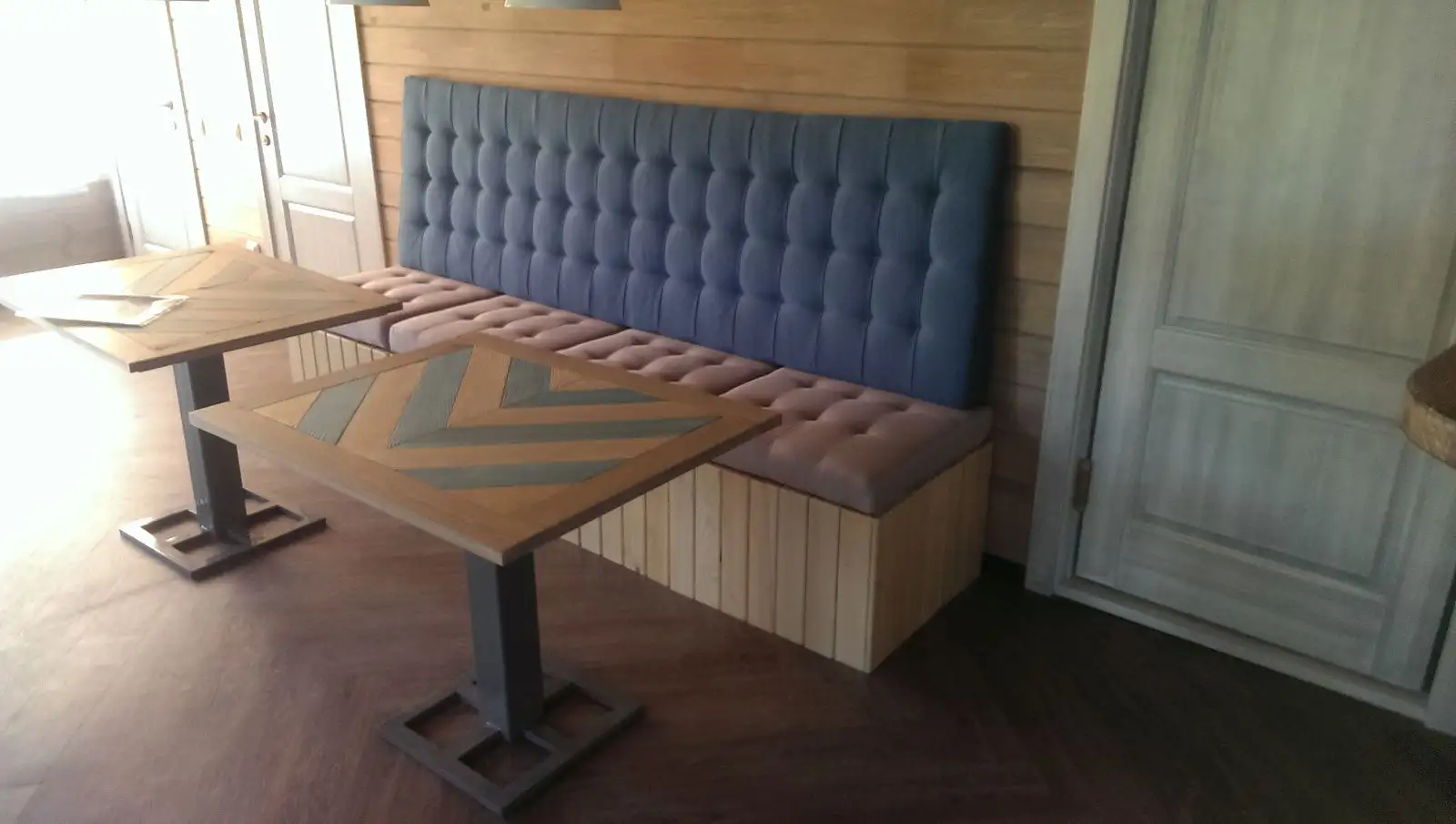 Мягкие элементы и диваны для ресторана «Парк гриль»