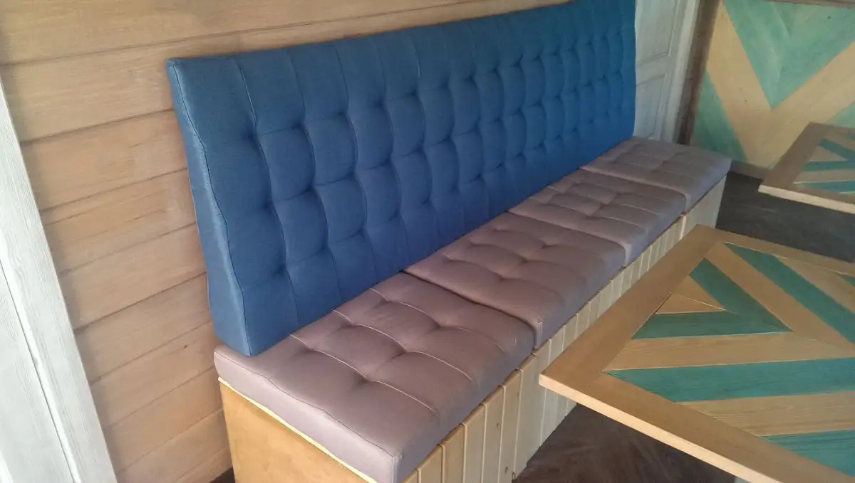 Мягкие элементы и диваны для ресторана «Парк гриль»