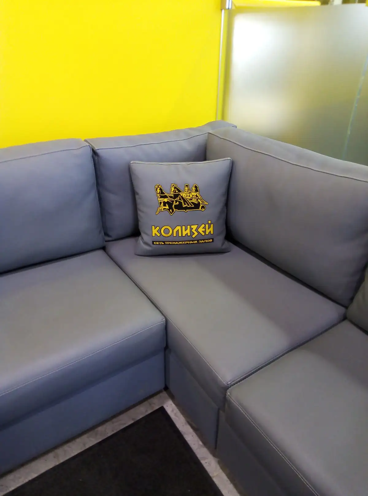 Диваны для тренажерного зала «Колизей»