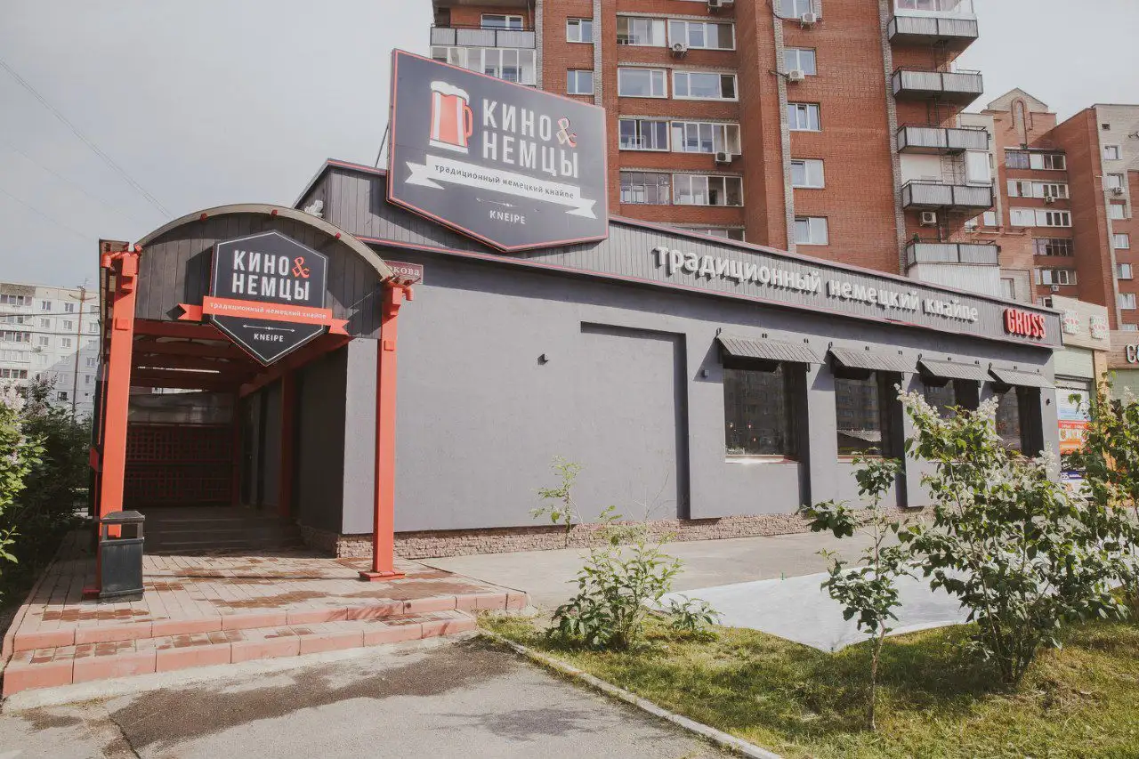 Диваны для пивной «Кино и немцы» на ул. Молокова