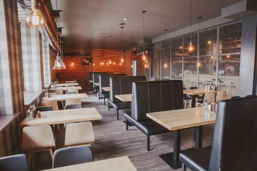 Диваны для пивной «Кино и немцы» на ул. Молокова