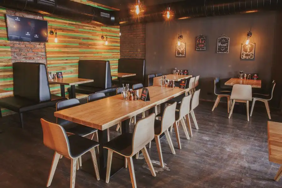 Диваны для пивной «Кино и немцы» на ул. Молокова