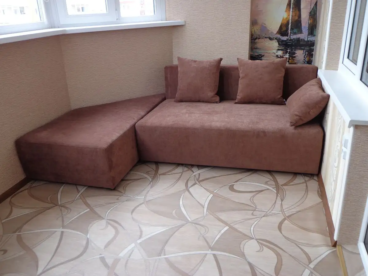 Диван на балкон