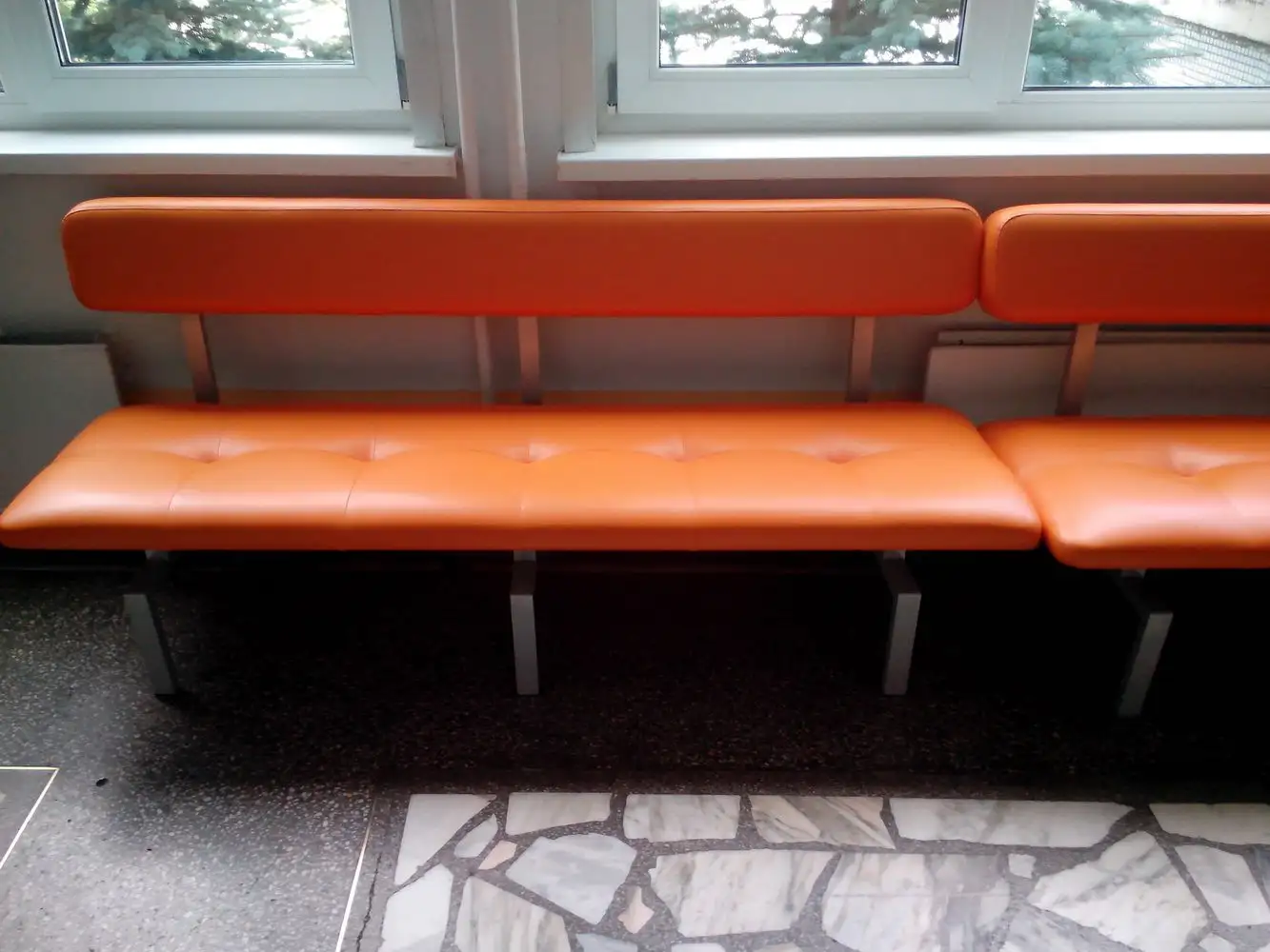 Мягкие скамейки для школы