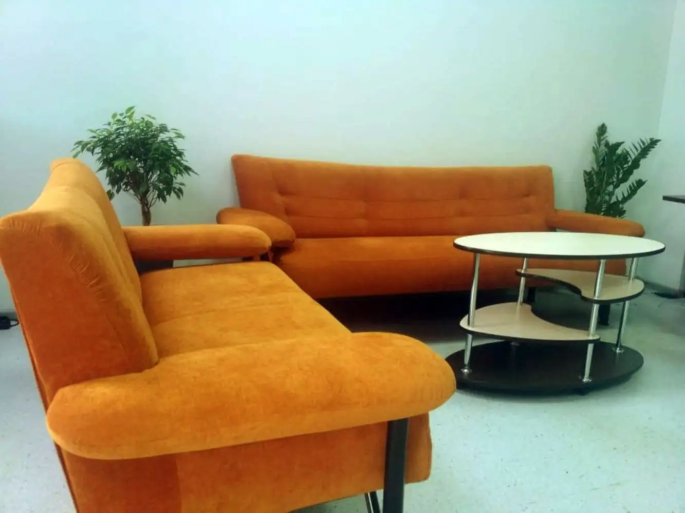 Офисные диваны Моби с обивкой из ткани