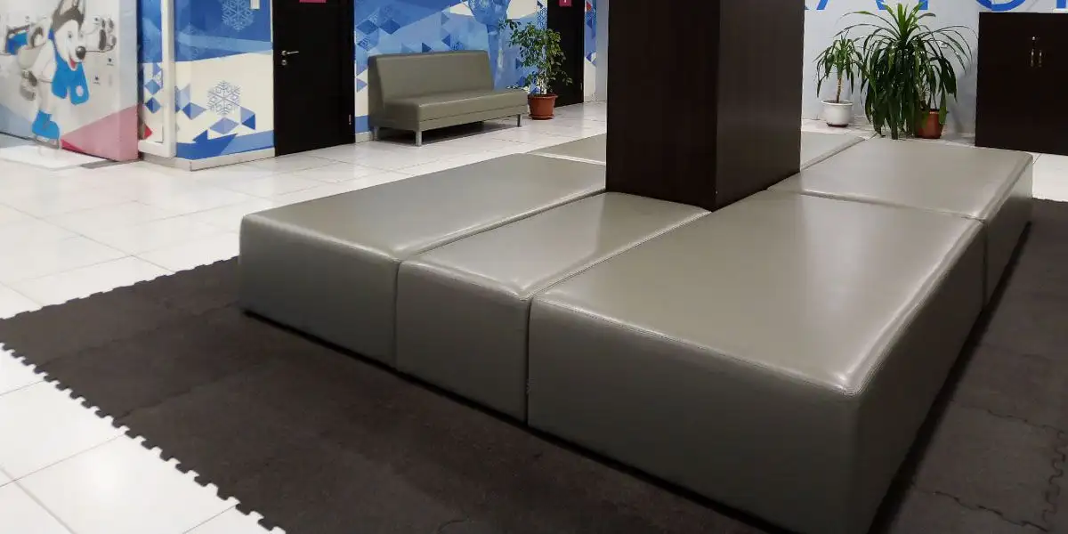 Диваны и пуфы для ледового дворца «Рассвет»