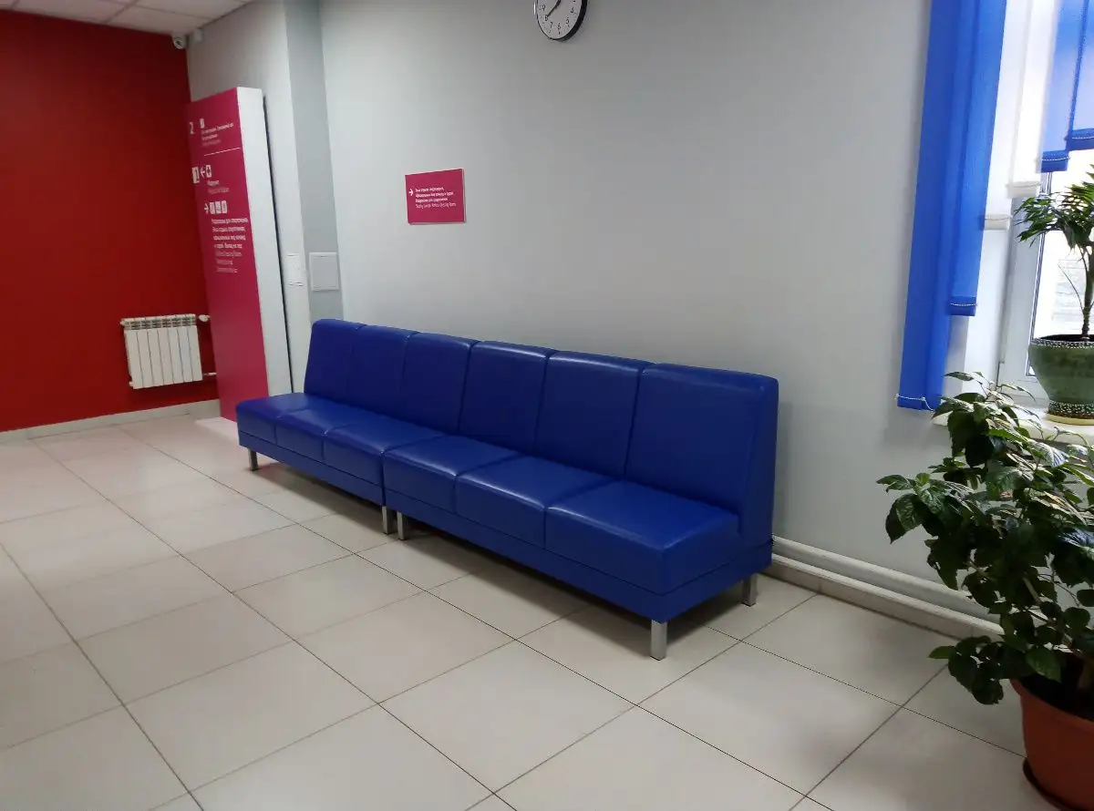 Диваны и пуфы для ледового дворца «Рассвет»