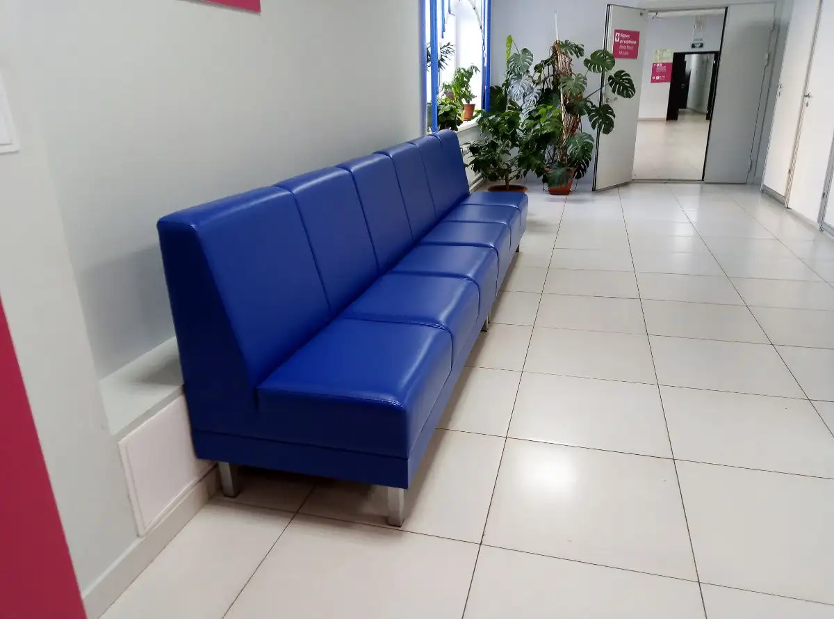 Диваны и пуфы для ледового дворца «Рассвет»