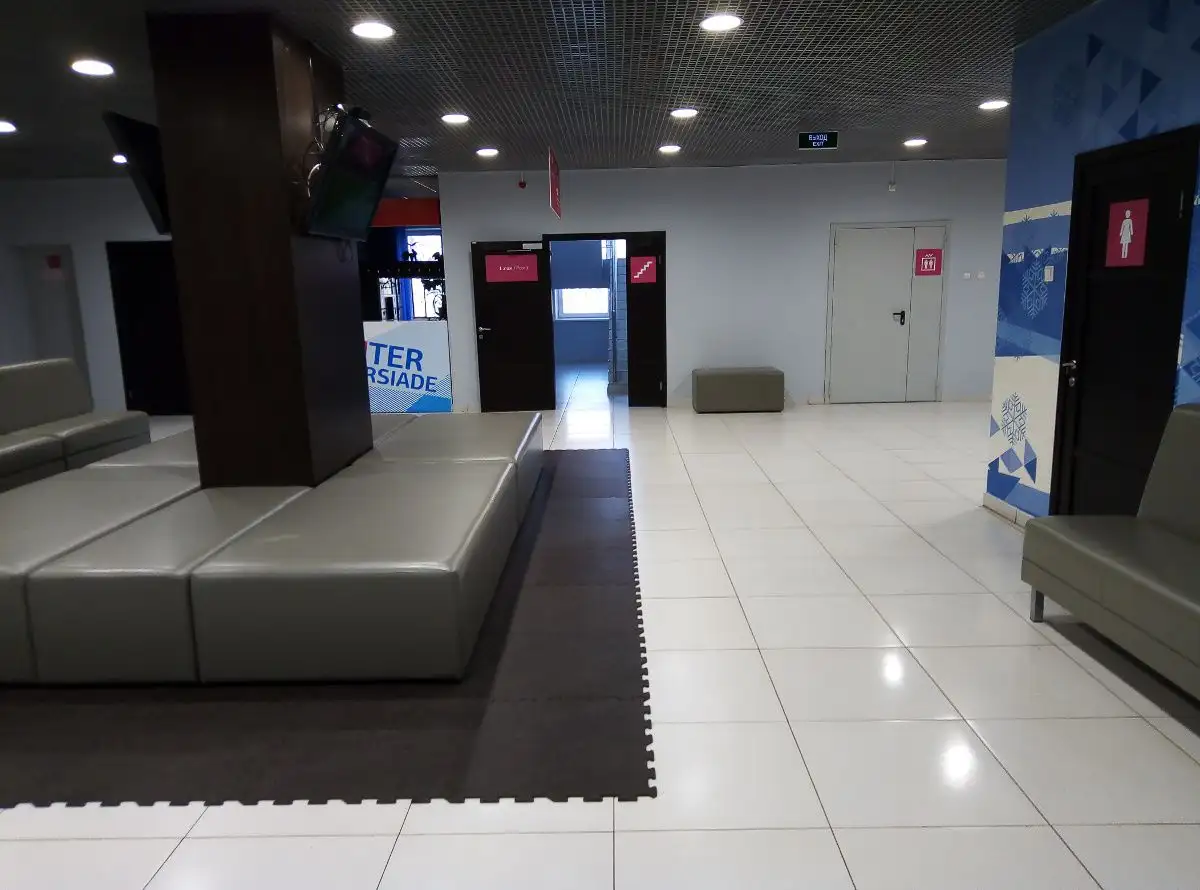 Диваны и пуфы для ледового дворца «Рассвет»