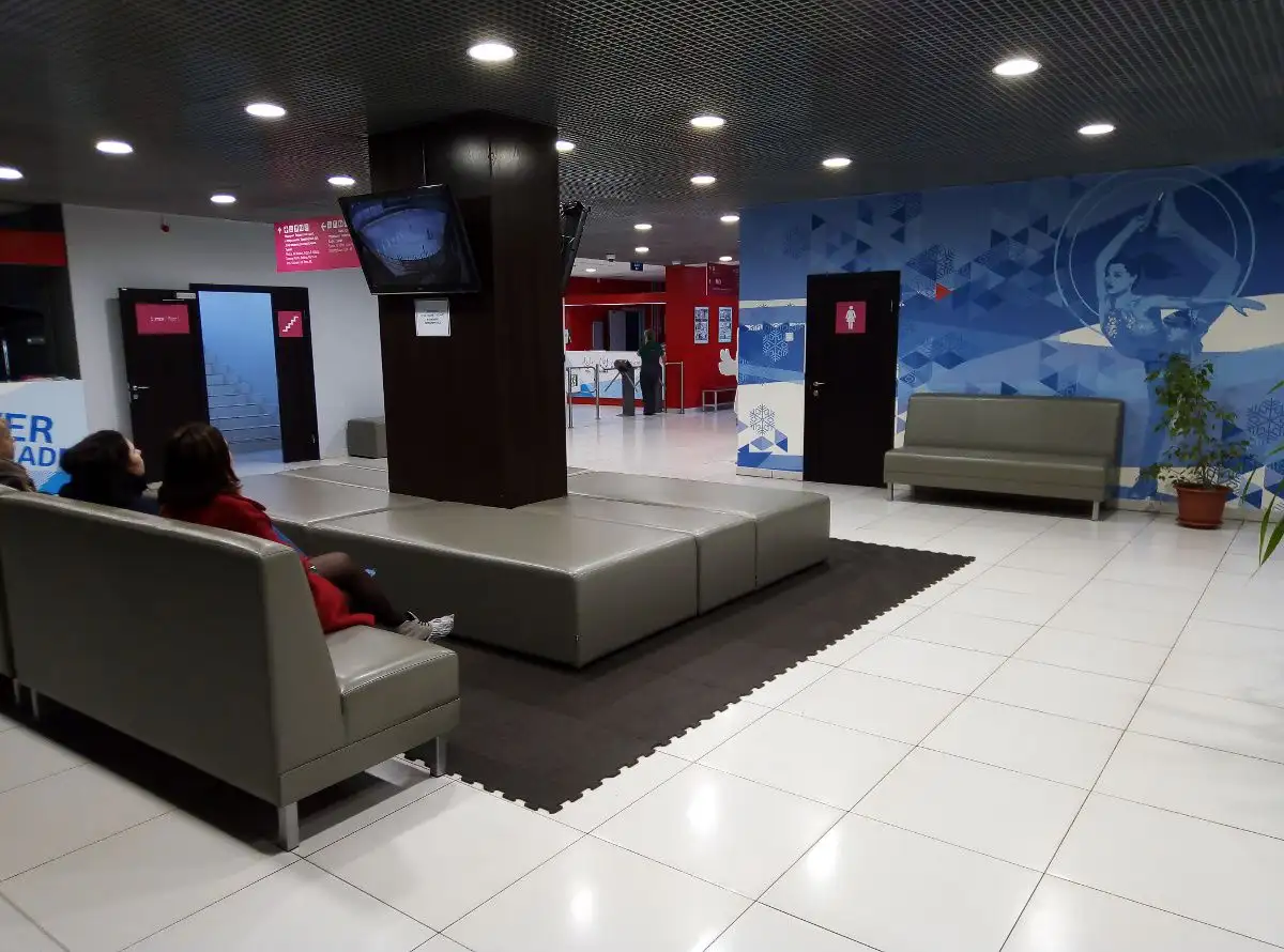 Диваны и пуфы для ледового дворца «Рассвет»