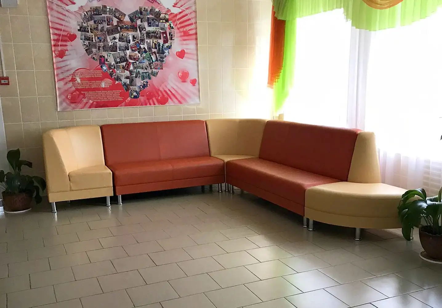 Офисные диваны для дома престарелых