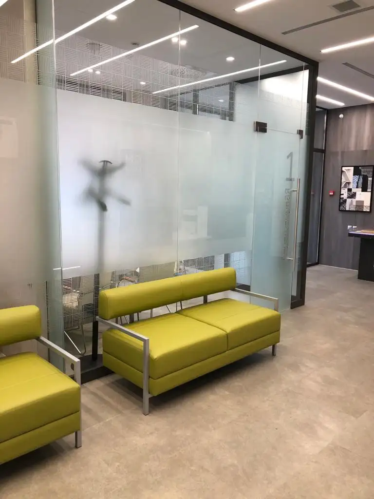 Дизайнерские диваны для нового офиса СМ СИТИ