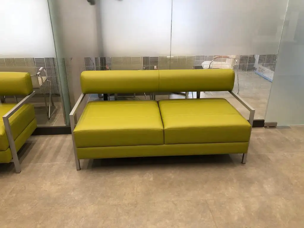 Дизайнерские диваны для нового офиса СМ СИТИ