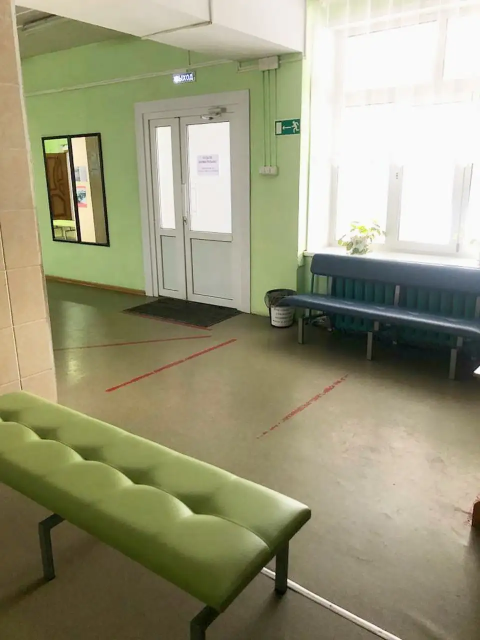 Скамейки Авеню и пуфы Сонет для Богучанской Средней Общеобразовательной школы №2