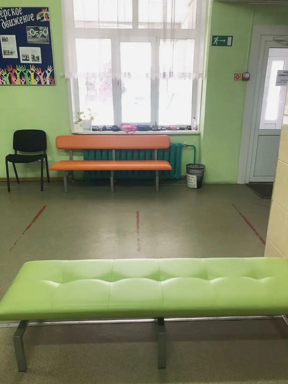 Скамейки Авеню и пуфы Сонет для Богучанской Средней Общеобразовательной школы №2