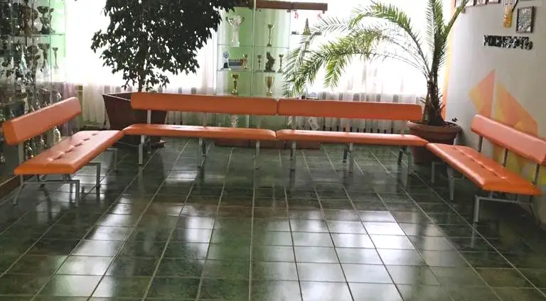 Скамейки Авеню со спинкой для Богучанской Средней Общеобразовательной школы №2