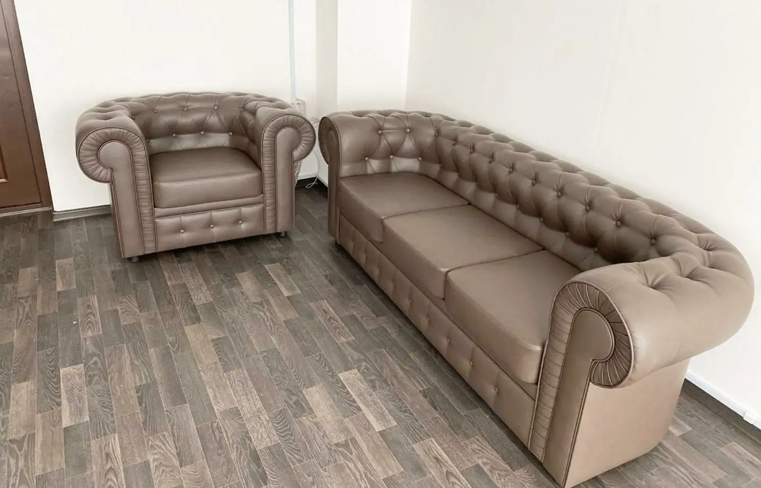 Диван и кресло Лондон для офиса