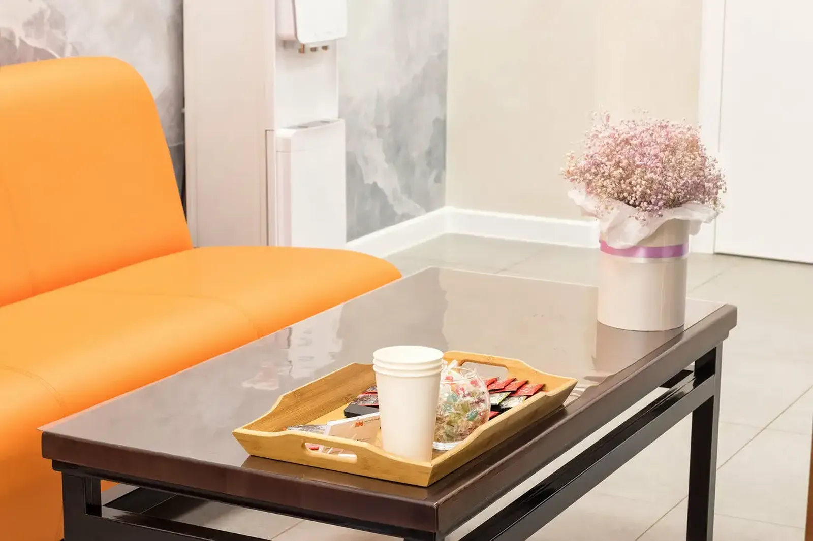 Диваны Прайд и пуф Сонет для клиники Демократ