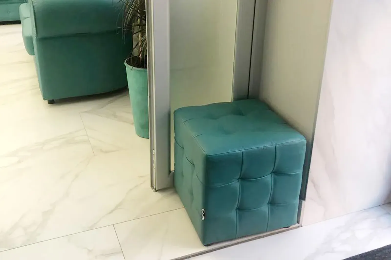 Диваны и пуфики для стоматологии