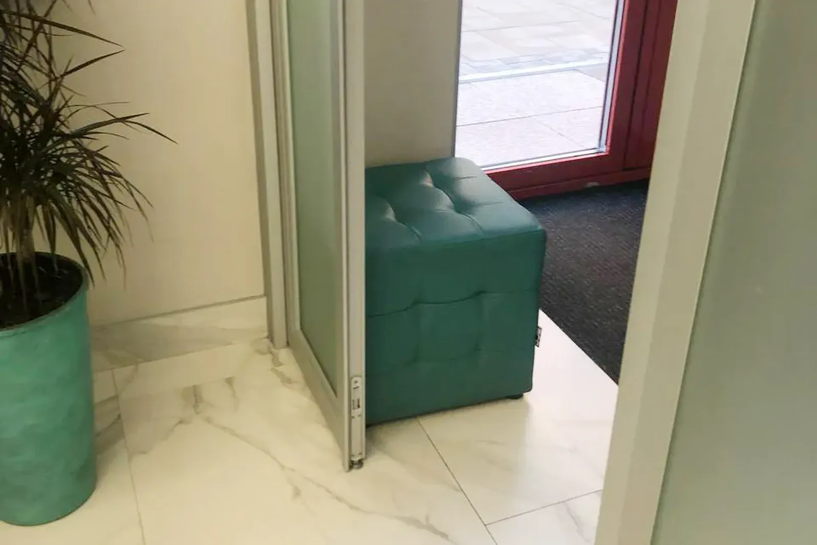 Диваны и пуфики для стоматологии