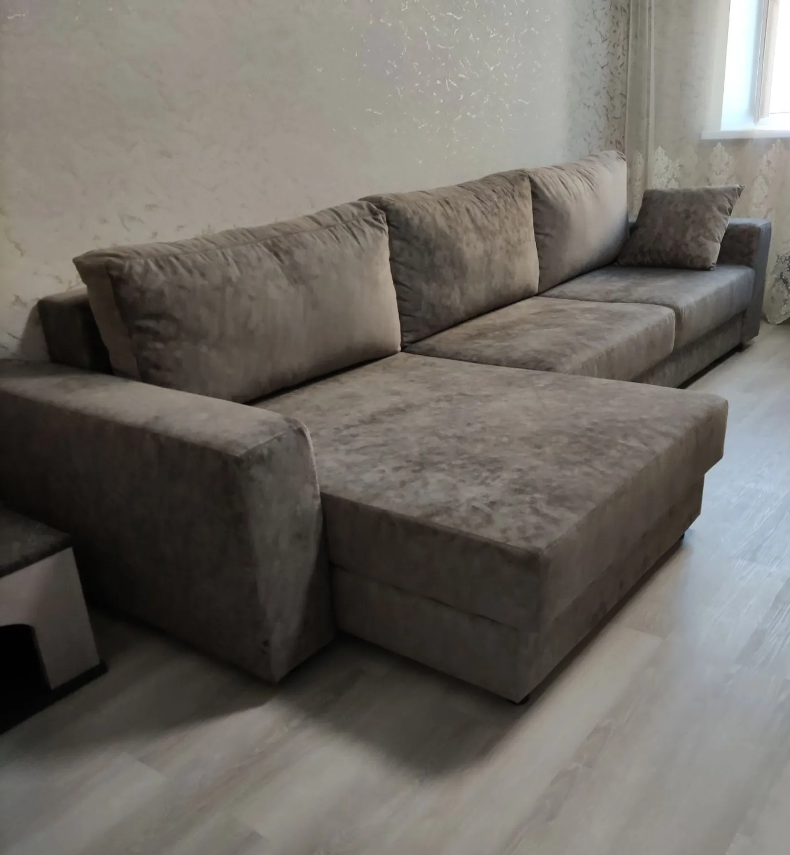 Диван Статус с оттоманкой