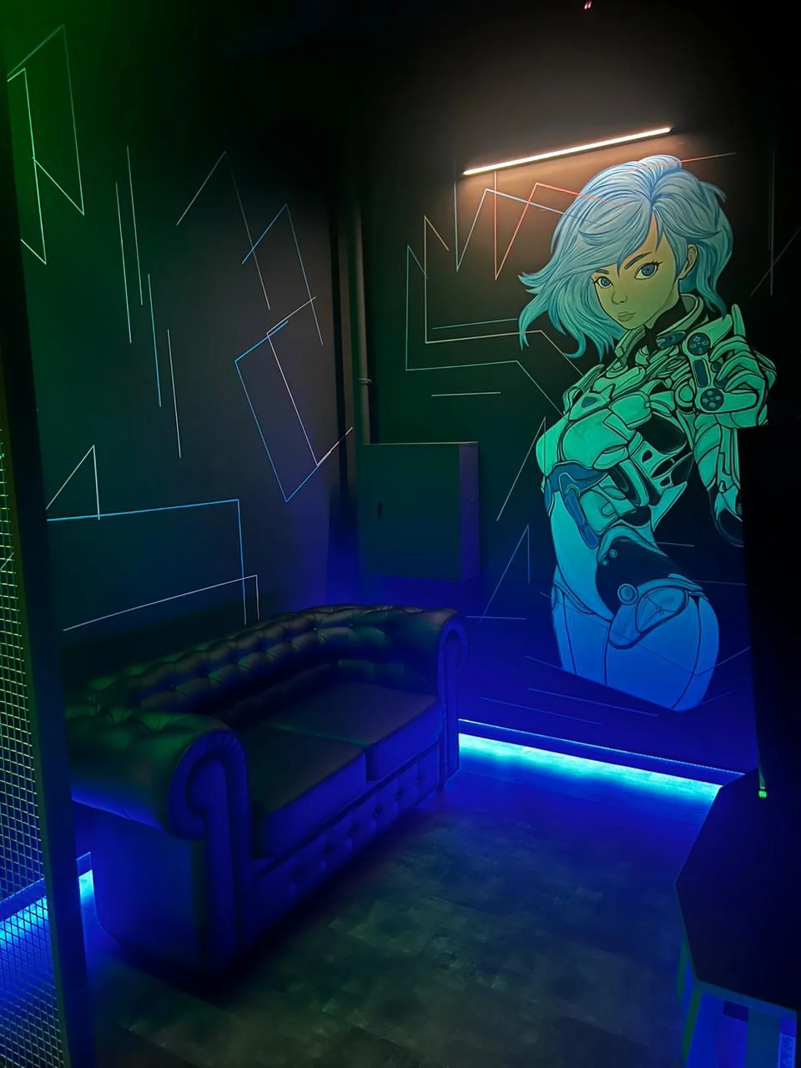 Диваны Лондон для компьютерного клуба «Cyberia»