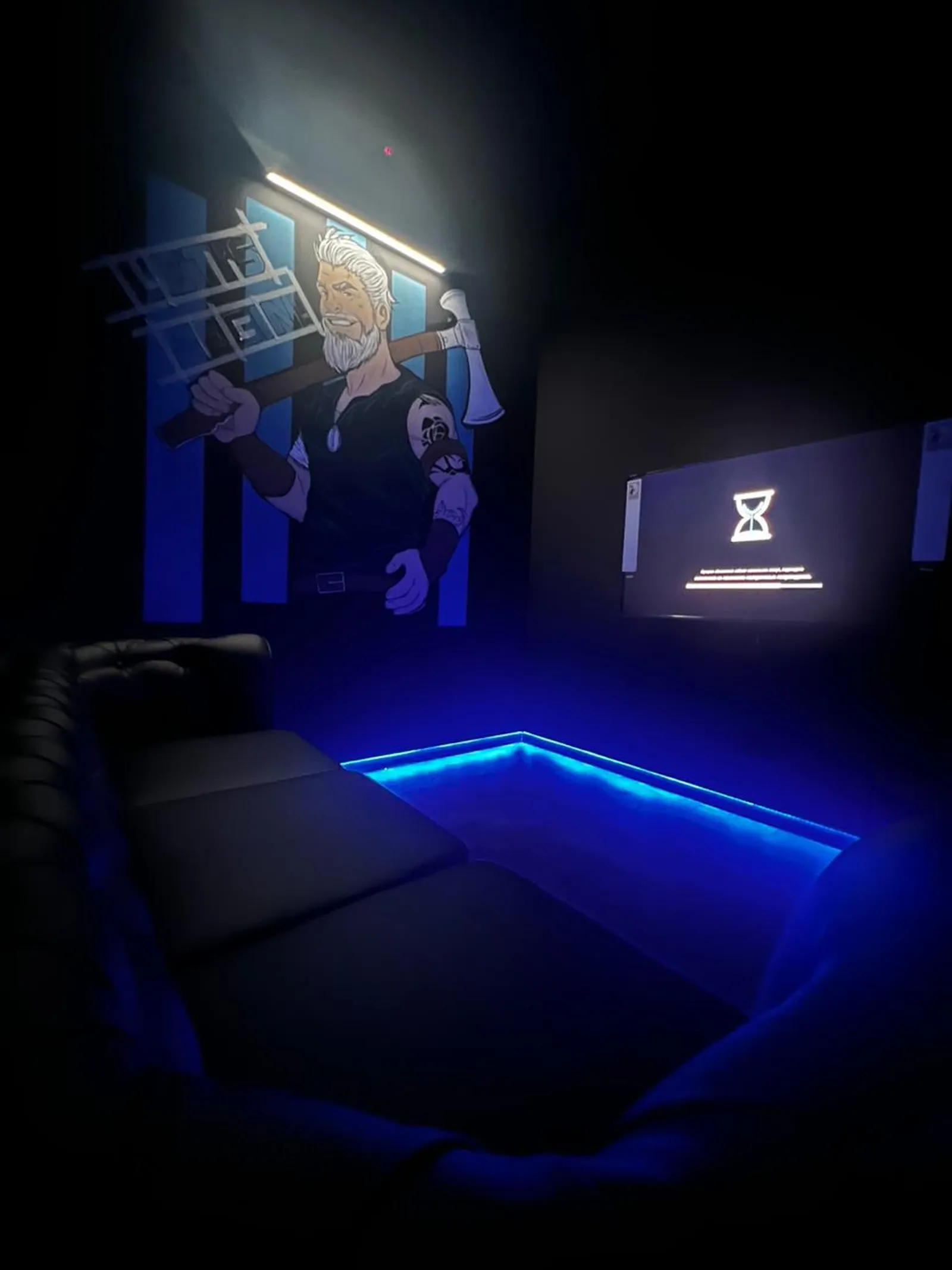 Диваны Лондон для компьютерного клуба «Cyberia»