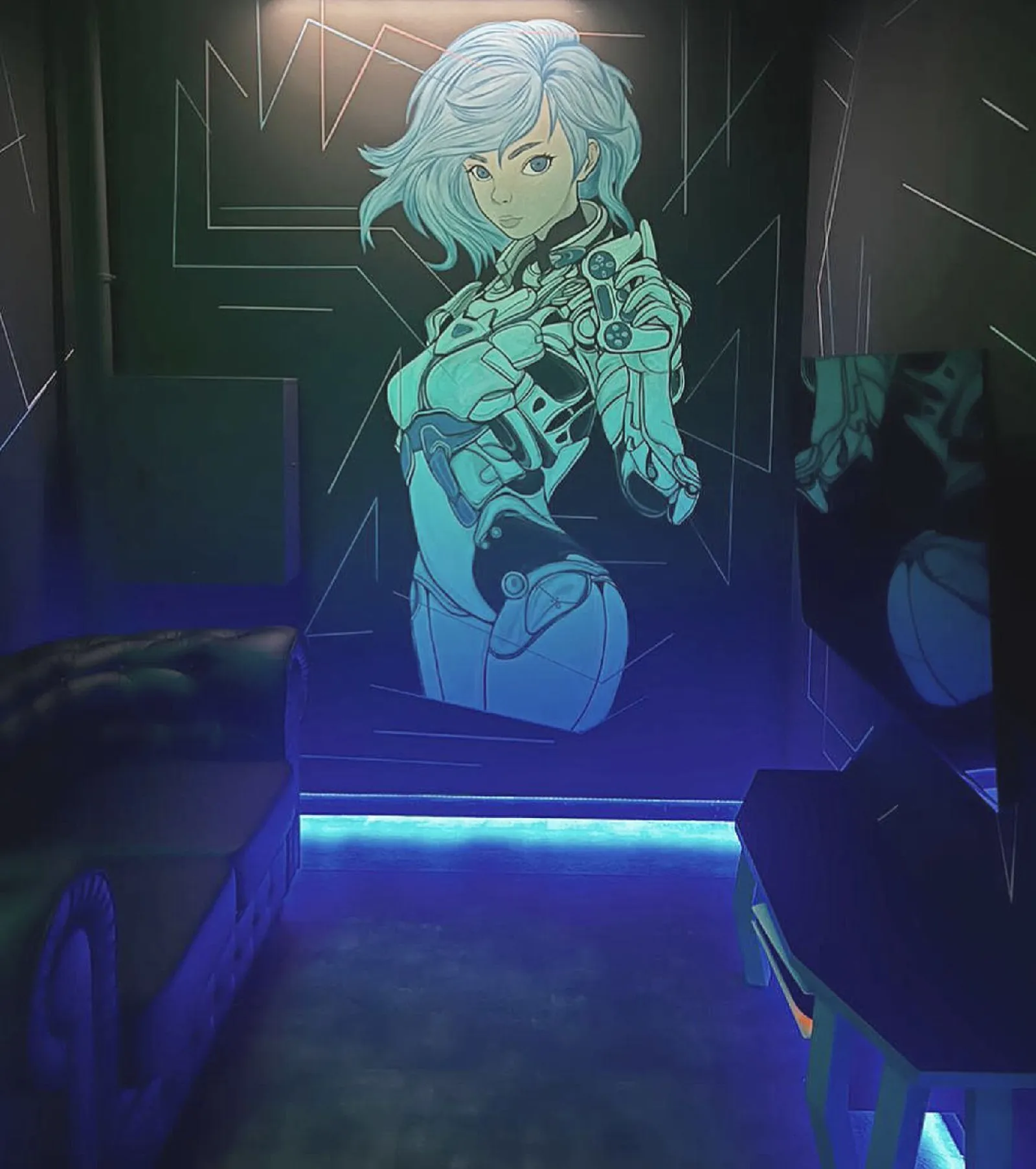 Диваны Лондон для компьютерного клуба «Cyberia»