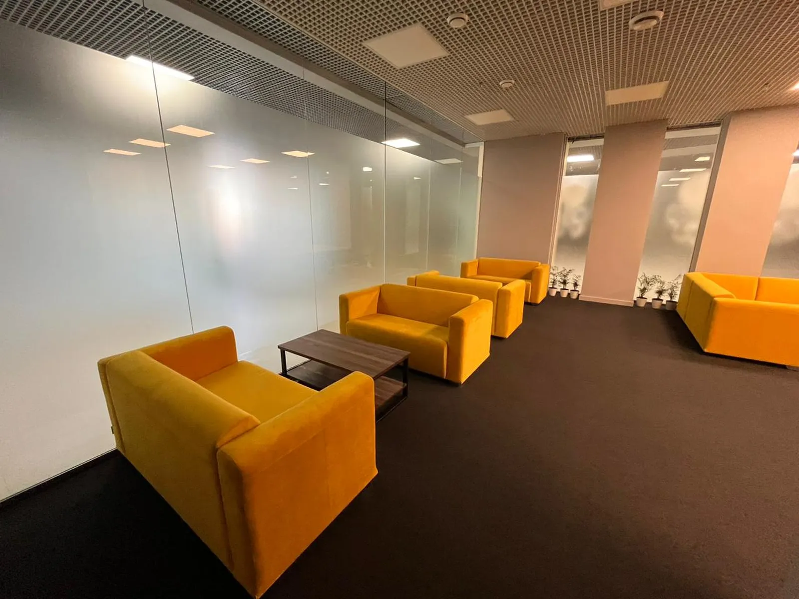 Диваны Манхэттен для компании ООО "Горельеф"