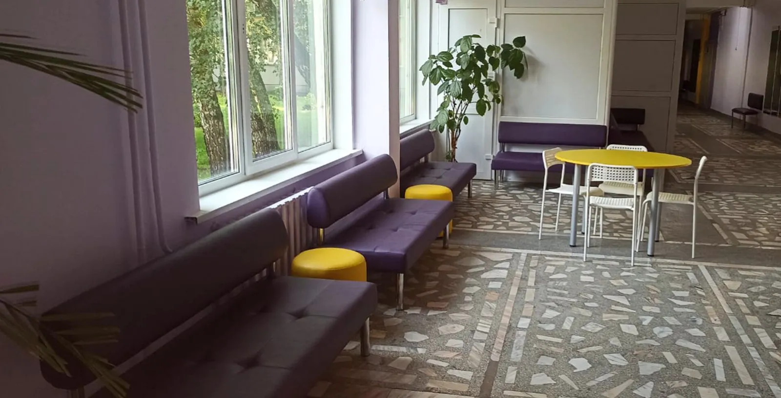 Диваны Каре и пуфы Сонет для МАОУ Гимназии № 14