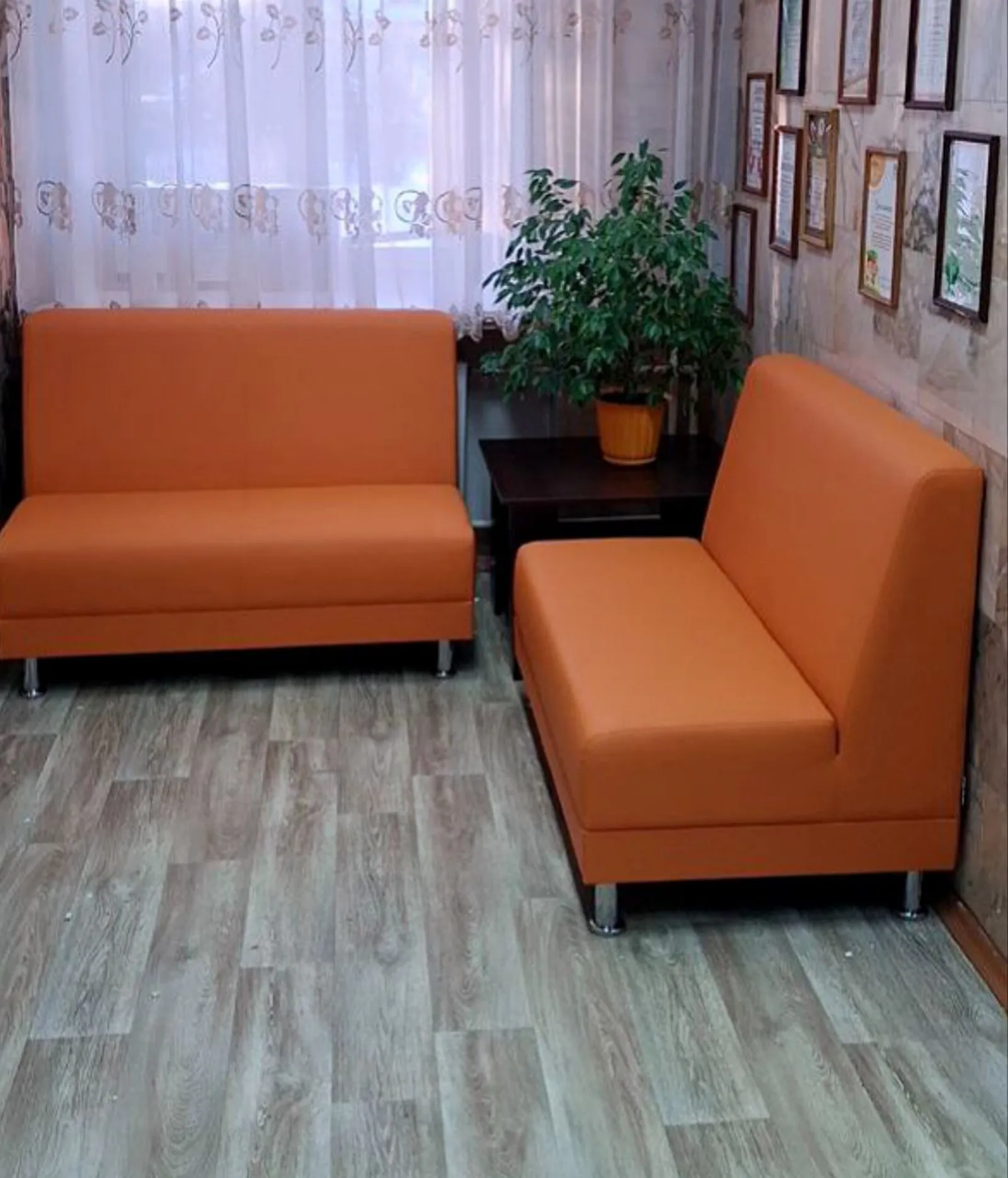 Диваны Флайт и шестигранные пуфы для детского дома